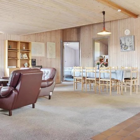 Nice Home In Ringkobing With Sauna * Ringkøbing